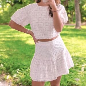 Chelsea & Violet White & Tan Embroidered
Eyelet Ruffle Hem Mini Skirt Set Small